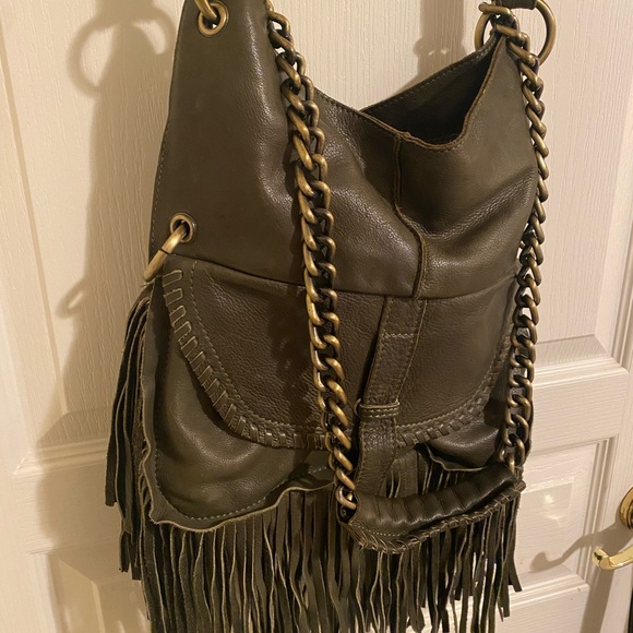 Cut ‘N Paste Lia Saddlebag w/Chain - Picture 2 of 8